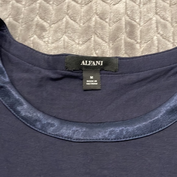 NWOT Alfani Hi-low navy blue short sleeved top - Picture 7 of 8
